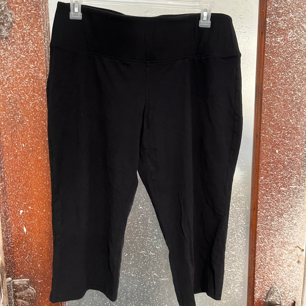 🔴Livi Active 18/20 Black Capris